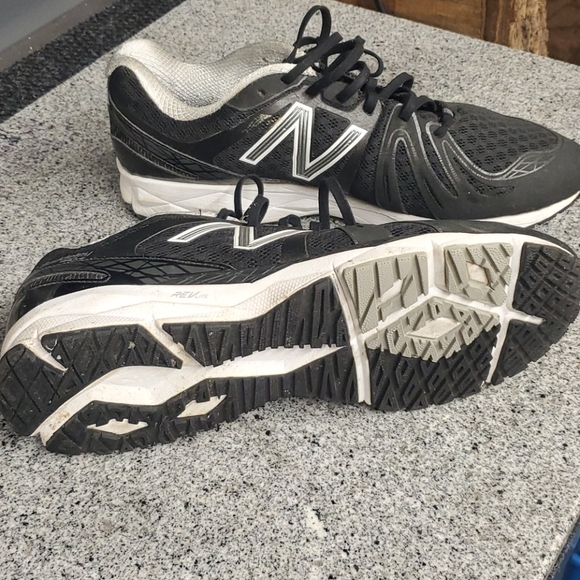 Running shoes - Picture 2 of 3